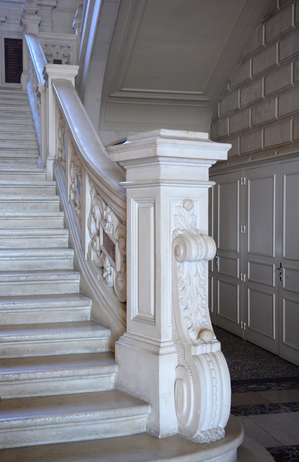 Escalier d'apparat de l'hôtel de ville de Niort